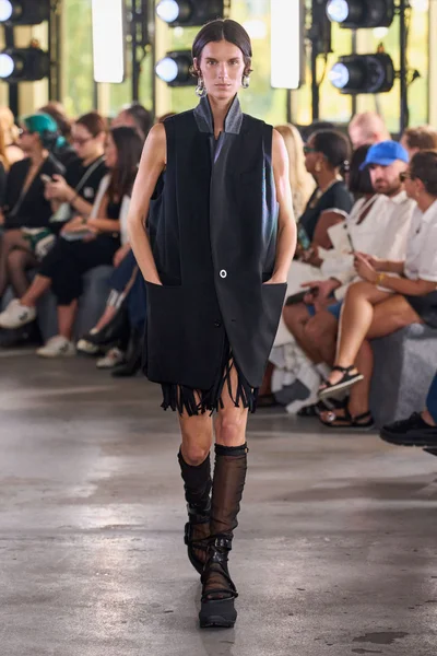 Look 35